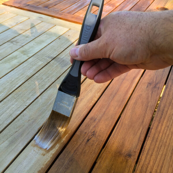 D-1_Application_pinceau_table jardin Adfields