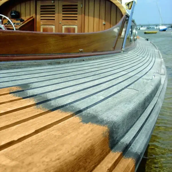 Deck_cleaner_©tadamee.jpg